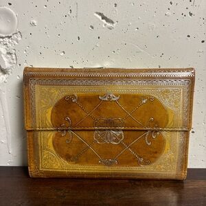 Peruzzi Italian Leather Wallet Vintage Embossed Made in Italy